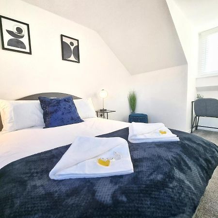 Stylish 3 Bedrooms & 2 Bathrooms House, Free Parking On Premises! Cambridge  Luaran gambar