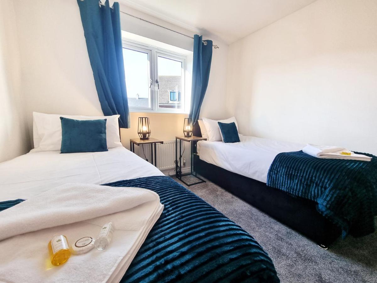 Stylish 3 Bedrooms & 2 Bathrooms House, Free Parking On Premises! Cambridge  Luaran gambar