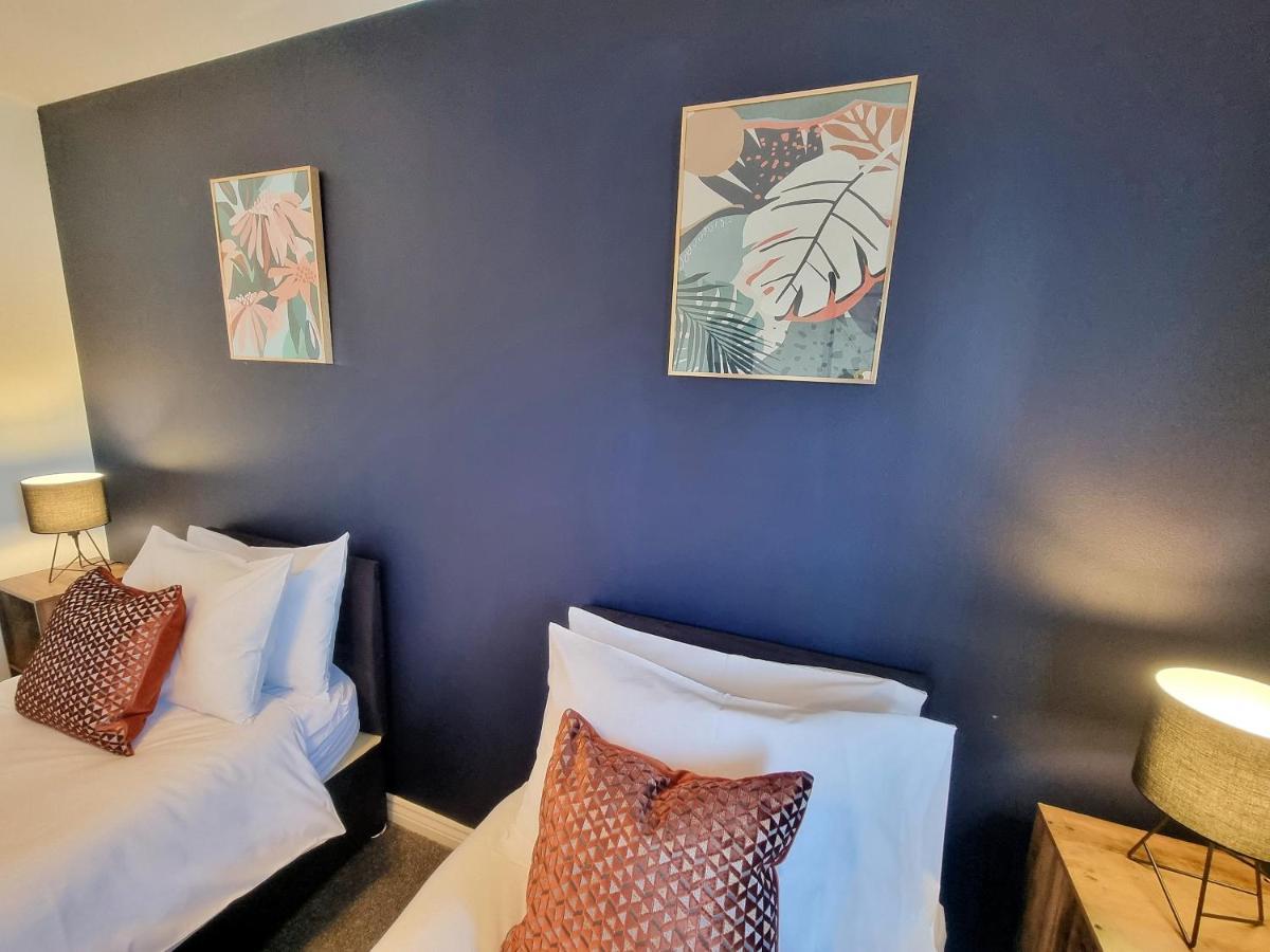 Stylish 3 Bedrooms & 2 Bathrooms House, Free Parking On Premises! Cambridge  Luaran gambar