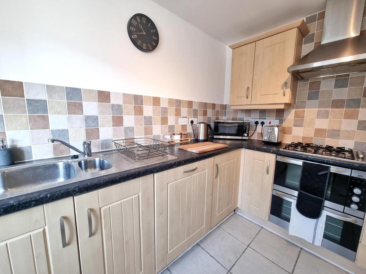 Stylish 3 Bedrooms & 2 Bathrooms House, Free Parking On Premises! Cambridge  Luaran gambar