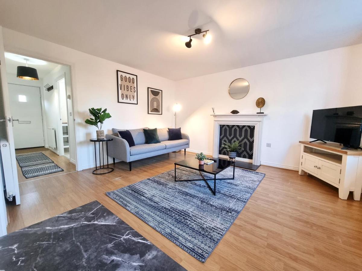 Stylish 3 Bedrooms & 2 Bathrooms House, Free Parking On Premises! Cambridge  Luaran gambar