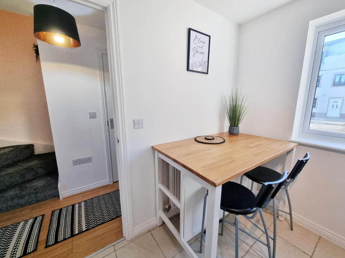 Stylish 3 Bedrooms & 2 Bathrooms House, Free Parking On Premises! Cambridge  Luaran gambar