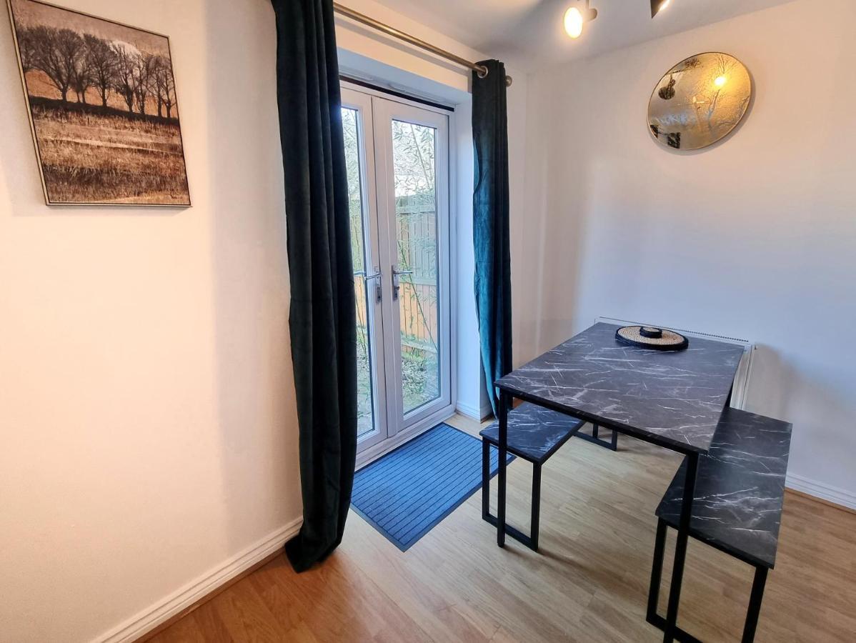 Stylish 3 Bedrooms & 2 Bathrooms House, Free Parking On Premises! Cambridge  Luaran gambar
